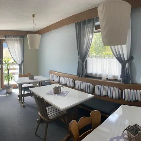 Ostbach Bed & Breakfast 2*