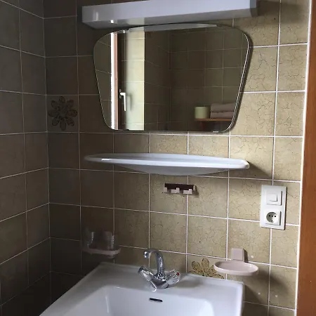 Ostbach Nocleg ze śniadaniem 2*