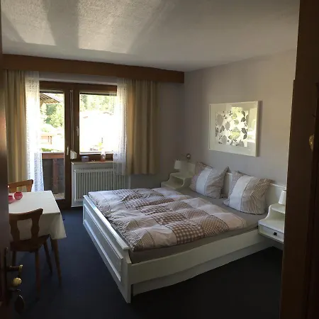 Ostbach Bed & Breakfast 2*